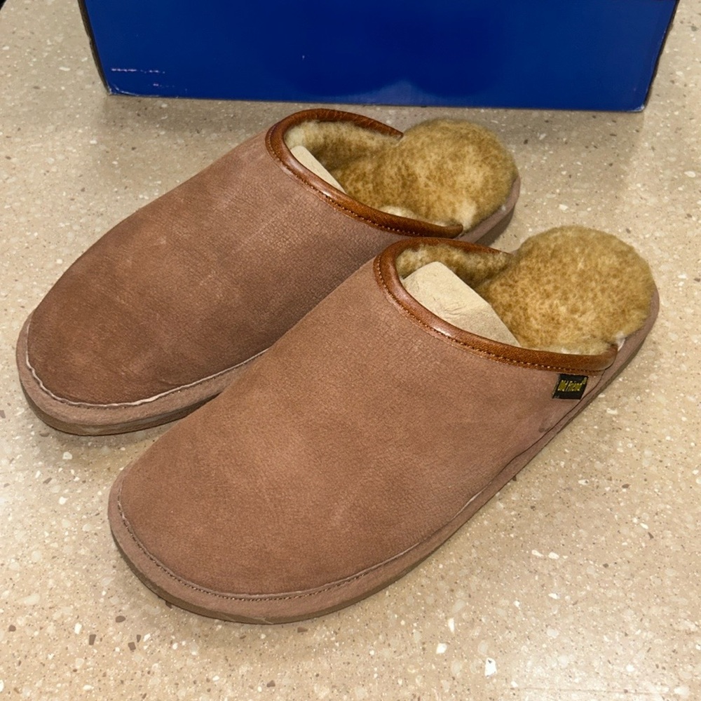 Old Friend men’s scuff slippers Size 10.5-11.5